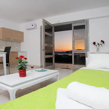 Ben's Homes Apartment